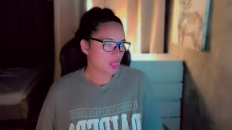 Snapshot of queenarthalia chatting on October 11, 2025, 6:45 am ARTHA online show from October 11, 2025, 6:45 am