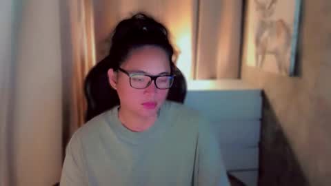 Snapshot of queenarthalia chatting on October 23, 2025, 8:02 am ARTHA online show from October 23, 2025, 8:02 am