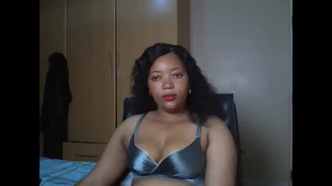 Queenbebony2 online show from February 3, 2026, 2:32 am