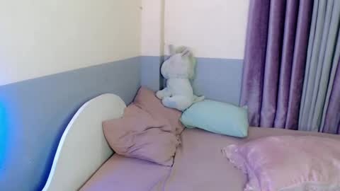 queenbee_mistress online show from February 15, 2025, 12:54 pm