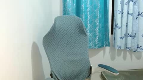 queen online show from April 10, 2026, 3:17 pm