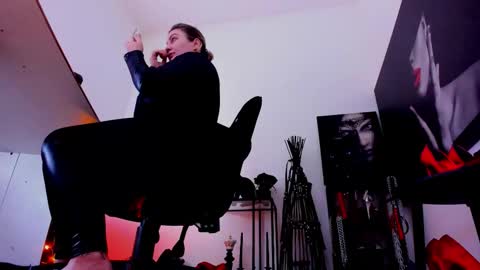 Misscatsnow online show from January 15, 2026, 2:38 am