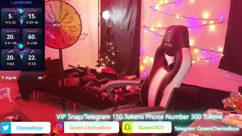 Snapshot of queencroze chatting on December 17, 2024, 1:29 am Queen Cherise Roze online show from December 17, 2024, 1:29 am
