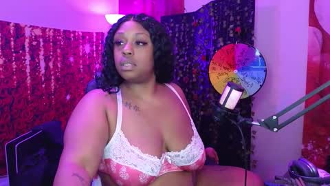 Queen Cherise Roze online show from February 11, 2026, 4:50 am