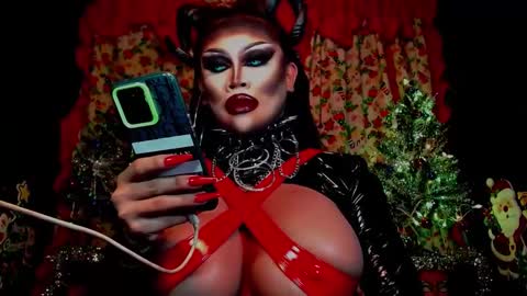 Wanda Luna online show from December 11, 2024, 12:44 pm