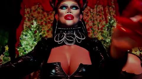 Wanda Luna online show from December 19, 2024, 8:13 am