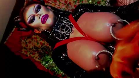 Wanda Luna online show from December 28, 2024, 2:10 pm