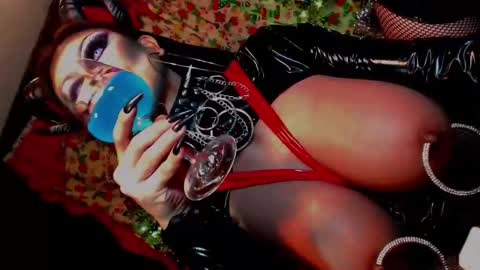 Wanda Luna online show from December 28, 2024, 5:14 pm