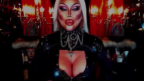 Wanda Luna online show from October 1, 2025, 1:55 am