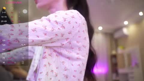 Snapshot of queenelia chatting on June 30, 2026, 2:29 pm Nelly INSTA queenelia online show from June 30, 2026, 2:29 pm