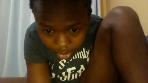 queenleona61 online show from June 13, 2026, 7:39 am