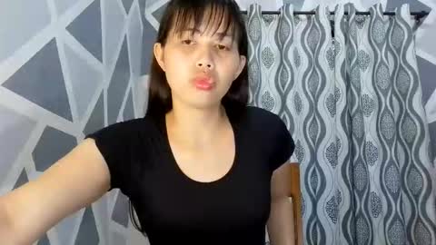 Snapshot of queennbbee chatting on June 9, 2026, 7:09 am queennbbee online show from June 9, 2026, 7:09 am