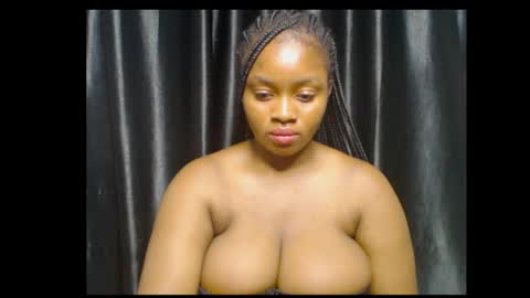 Snapshot of queenofalltest chatting on November 2, 2025, 12:57 am Zoey online show from November 2, 2025, 12:57 am