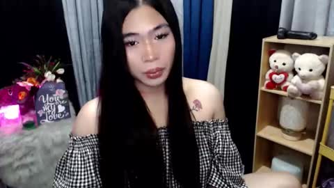 Snapshot of queenofcum169xx chatting on May 3, 2026, 4:57 pm Mikka online show from May 3, 2026, 4:57 pm
