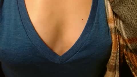 queenoftenderness online show from March 31, 2026, 8:42 pm