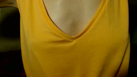 Snapshot of queenoftenderness chatting on May 27, 2026, 7:33 pm queenoftenderness online show from May 27, 2026, 7:33 pm