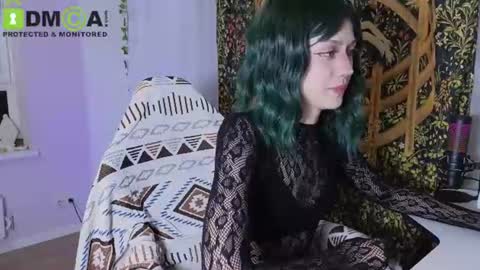Snapshot of queenofwandss chatting on July 10, 2026, 9:39 pm follow my new insta online show from July 10, 2026, 9:39 pm