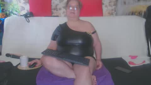QueenPammy online show from October 15, 2025, 6:57 am