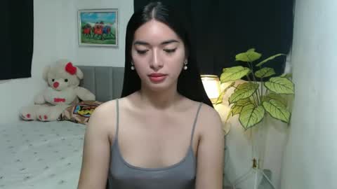 QueenPinay69 online show from October 16, 2025, 2:12 am