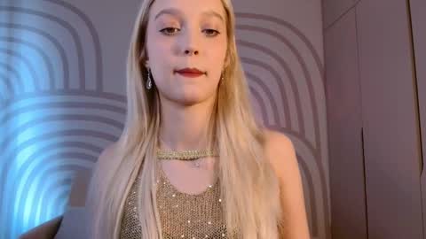 Snapshot of queenserenaaa chatting on June 4, 2026, 1:17 pm Serena XoXo online show from June 4, 2026, 1:17 pm