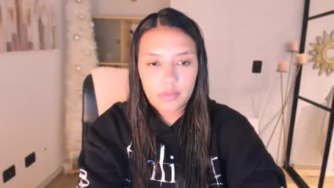 Snapshot of queenv66 chatting on January 14, 2025, 3:53 am Val - online show from January 14, 2025, 3:53 am