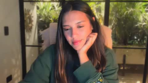 Snapshot of queenv66 chatting on November 10, 2025, 4:00 am Val - online show from November 10, 2025, 4:00 am