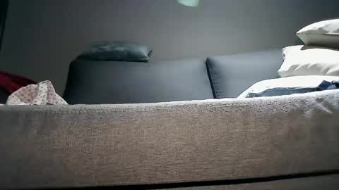 quik32 online show from March 3, 2025, 4:25 am