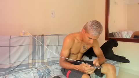 Snapshot of quinnandpuma chatting on March 10, 2025, 9:07 pm QuinnAndPuma online show from March 10, 2025, 9:07 pm