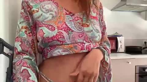 Quinnyelena online show from June 19, 2026, 8:40 am