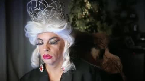 ViVaLuvLicious online show from January 12, 2025, 12:49 am