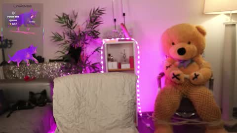 Snapshot of qwennx chatting on February 4, 2026, 4:51 am Nova Hollis online show from February 4, 2026, 4:51 am