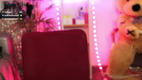 Nova Hollis online show from March 31, 2026, 4:13 am