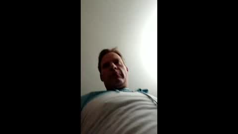 Snapshot of r04233054 chatting on April 19, 2026, 2:27 pm r04233054 online show from April 19, 2026, 2:27 pm