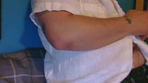 Snapshot of raccoonking01 chatting on October 16, 2025, 6:42 pm Den online show from October 16, 2025, 6:42 pm