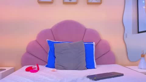 Rachel Donnelly online show from February 18, 2026, 12:06 am