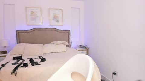 RACHEL ES online show from April 7, 2026, 10:26 am