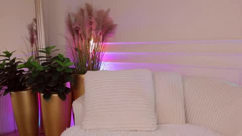 rachel_quinn_ online show from May 15, 2026, 3:35 am