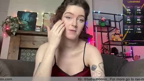 Snapshot of rae_moon chatting on February 26, 2026, 8:19 pm Rae online show from February 26, 2026, 8:19 pm