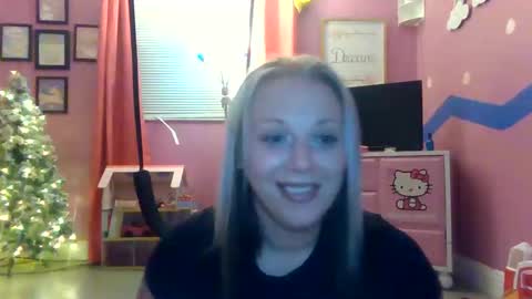 raebabie123 online show from December 22, 2024, 12:07 am