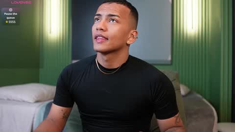 Snapshot of rafa_cruz chatting on November 11, 2025, 12:16 pm rafa_cruz online show from November 11, 2025, 12:16 pm