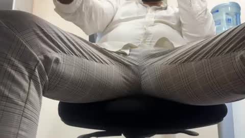 youngstud online show from July 1, 2026, 9:47 pm