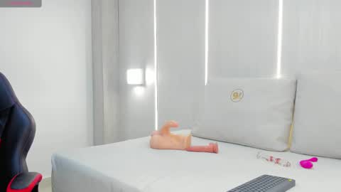 railey_rosse online show from March 4, 2025, 10:49 pm