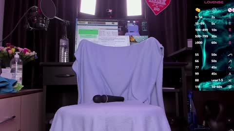 Snapshot of raissa_sky26 chatting on January 2, 2025, 2:54 am Laura online show from January 2, 2025, 2:54 am