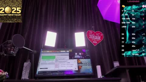 Snapshot of raissa_sky26 chatting on January 5, 2025, 2:38 am Laura online show from January 5, 2025, 2:38 am