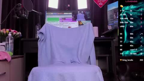 Snapshot of raissa_sky26 chatting on February 28, 2025, 8:53 am Laura online show from February 28, 2025, 8:53 am