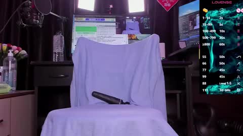 Snapshot of raissa_sky26 chatting on March 4, 2025, 3:33 am Laura online show from March 4, 2025, 3:33 am