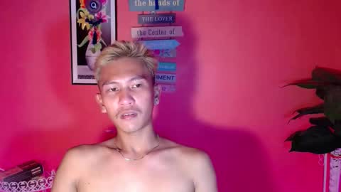 Snapshot of ralfhuge24 chatting on October 7, 2025, 4:48 pm ralfhuge24 online show from October 7, 2025, 4:48 pm