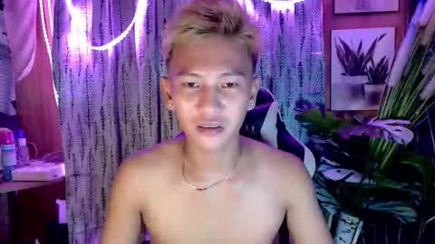 Snapshot of ralfhuge24 chatting on October 16, 2025, 11:33 am ralfhuge24 online show from October 16, 2025, 11:33 am