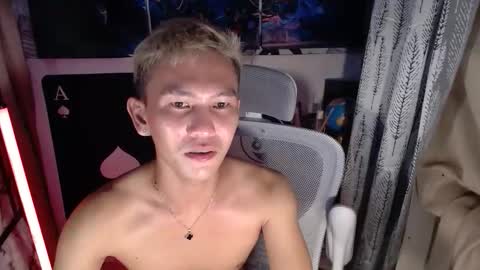 ralfhuge24 online show from April 3, 2026, 1:42 pm