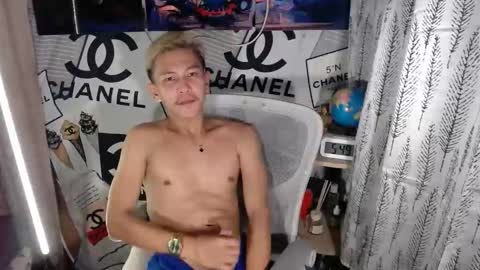 Snapshot of ralfhuge24 chatting on April 22, 2026, 9:49 pm ralfhuge24 online show from April 22, 2026, 9:49 pm